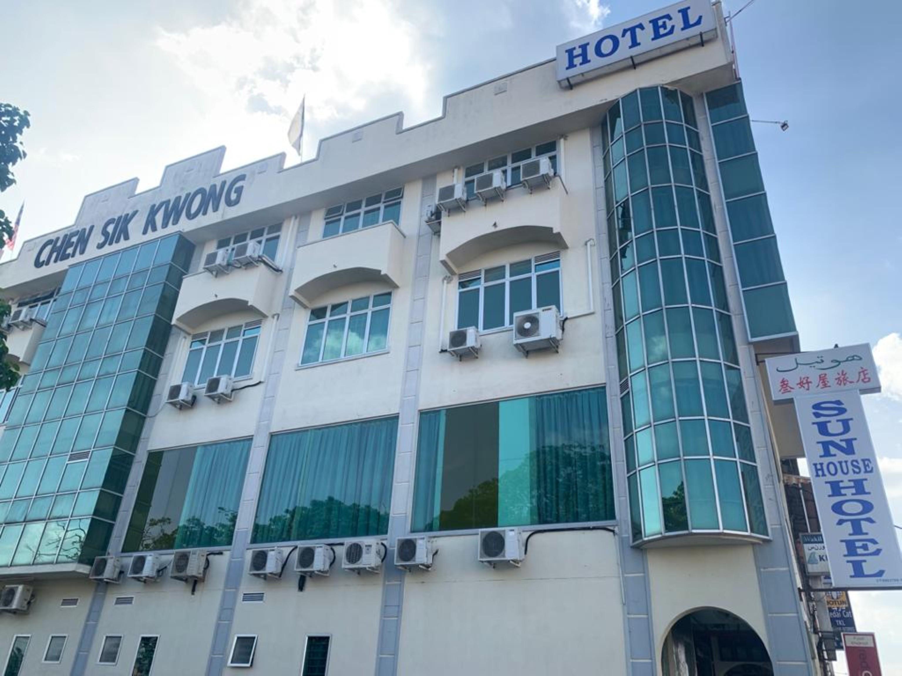 Oyo 89877 Sun Triang Hotel Kampong Kerayong Exterior photo